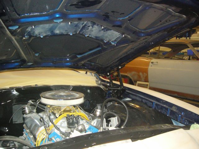 Konepelti paikalleen, konehuone