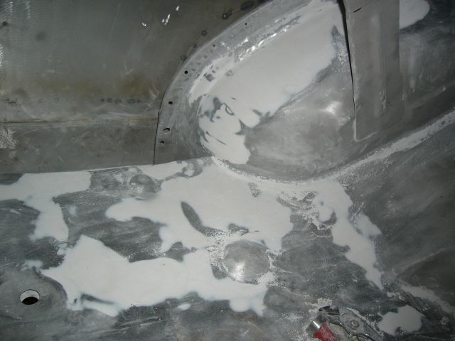 Takakontin vasemman puolen pakkelit hiottu