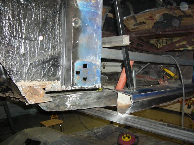 Vasen etukulma irroitettuna